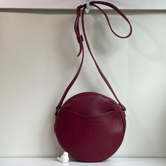 Portland Leather Crossbody Bag - Picture 3 of 16